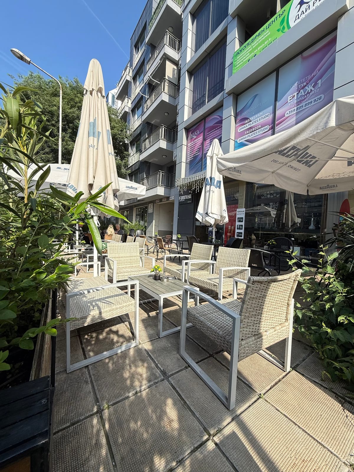 Famouse Coffee & Bar