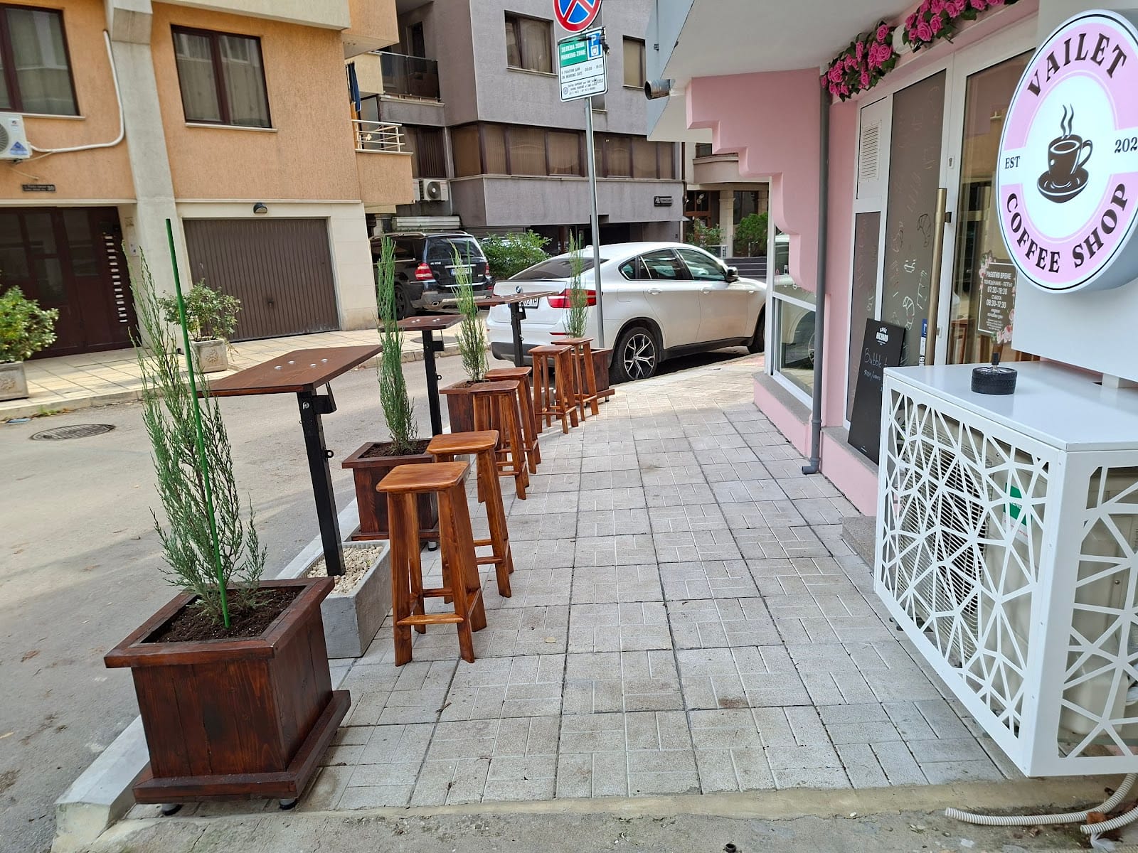 Vailet Coffee Shop