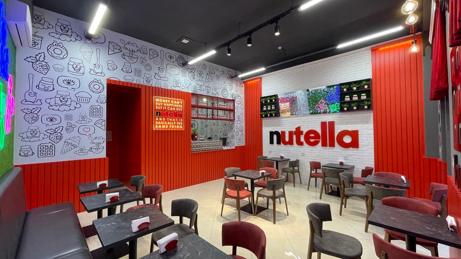 Nutelland cafe