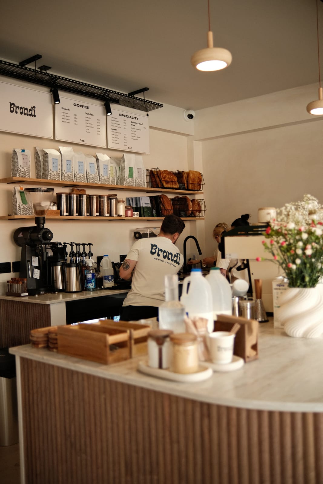 Brondi photo 5