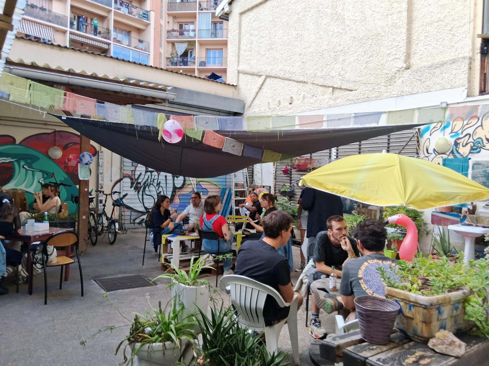 Le Flâneur bar & café photo 7