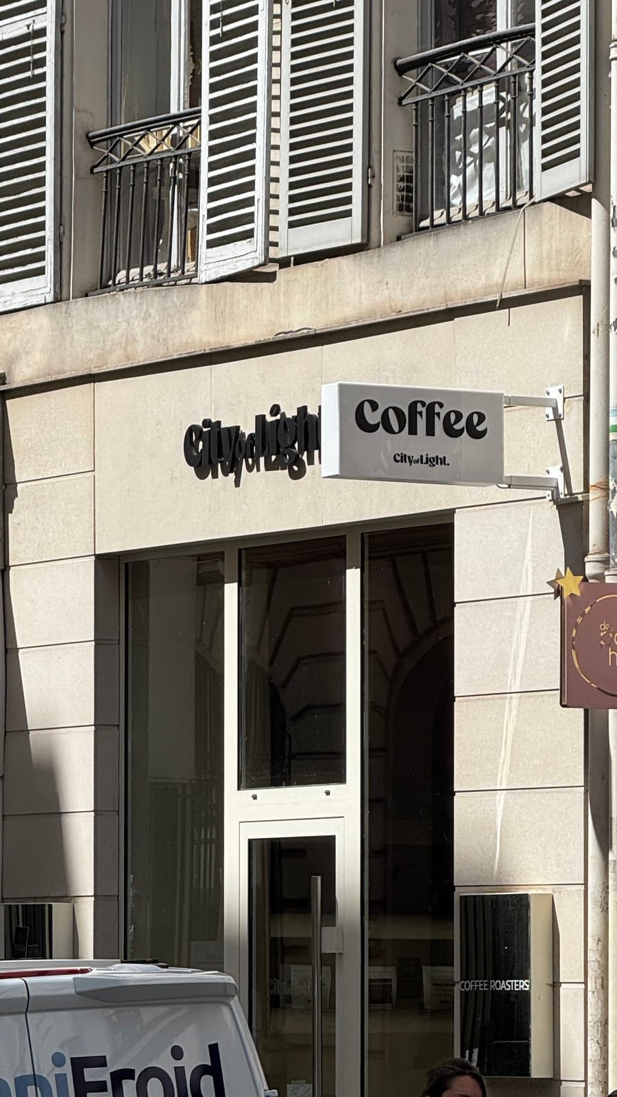CITY OF LIGHT COFFEE - PARIS 8