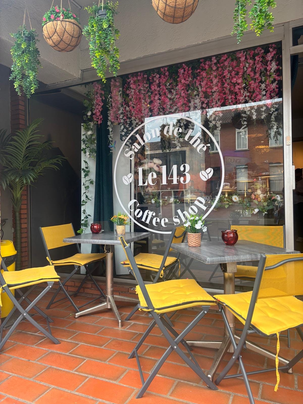 Le 143 salon de thé & Coffee shop