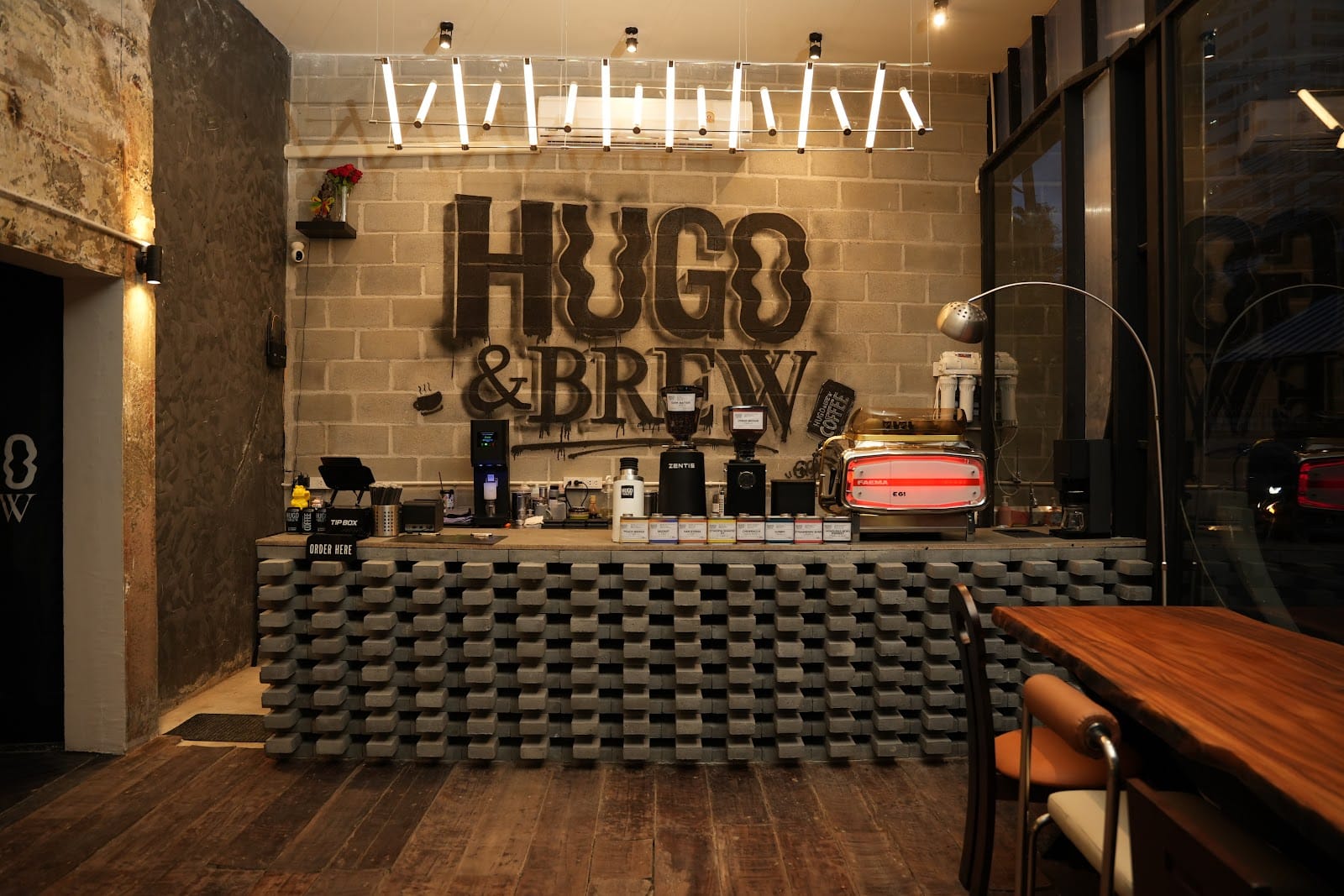 Hugo & Brew Sathorn Flagship (Thai Specialty Coffee)