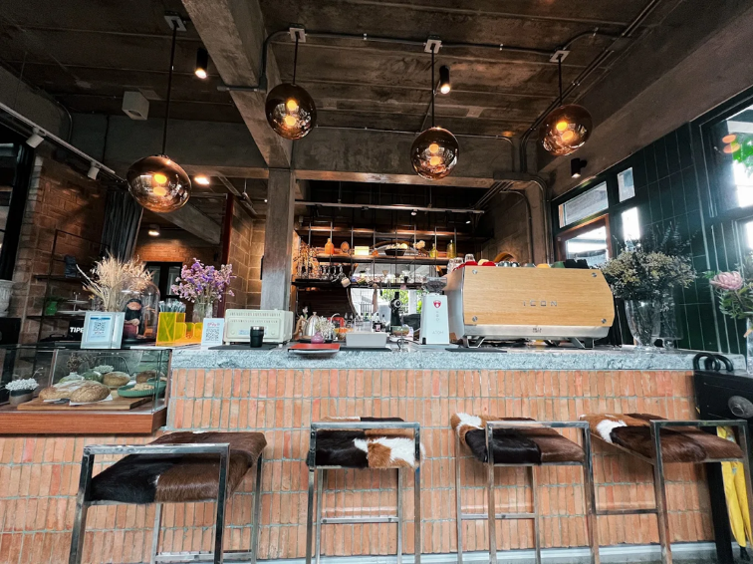 Brick13 specialty coffee & eatery