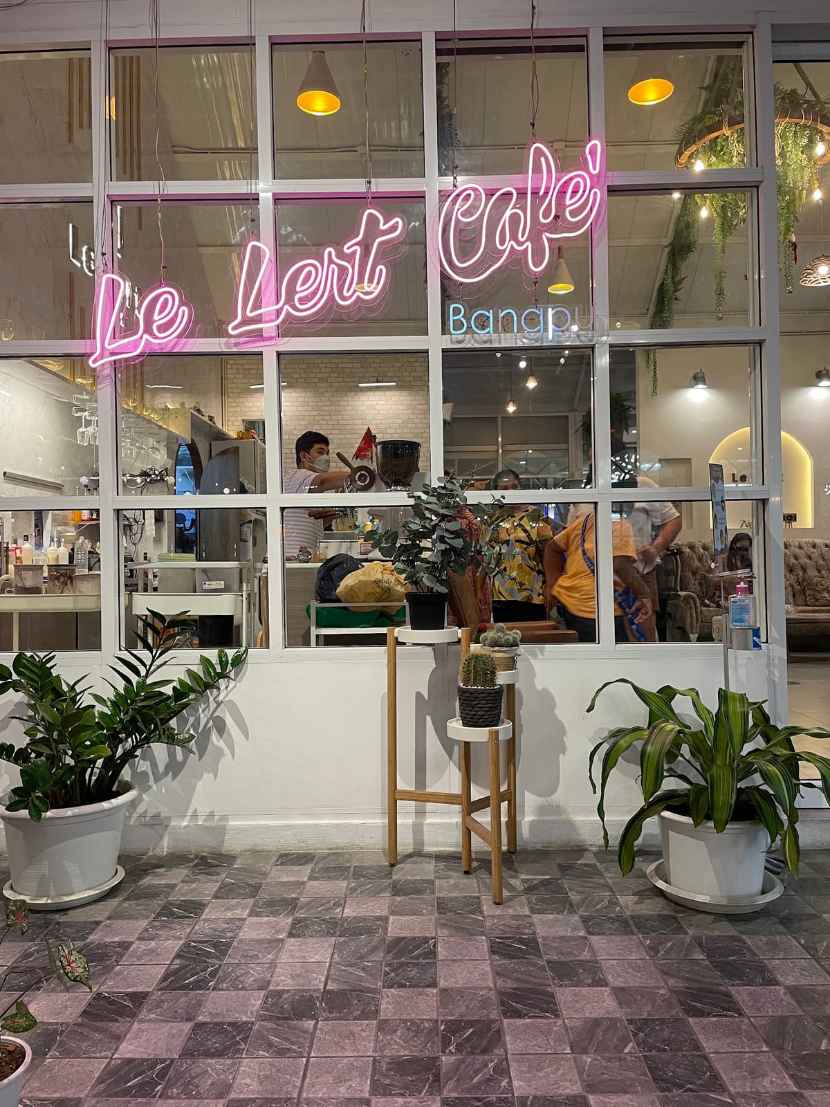 เลอเลิศคาเฟ่ le lert cafe