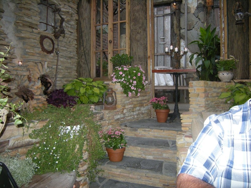 Le Petit Cafe photo 2