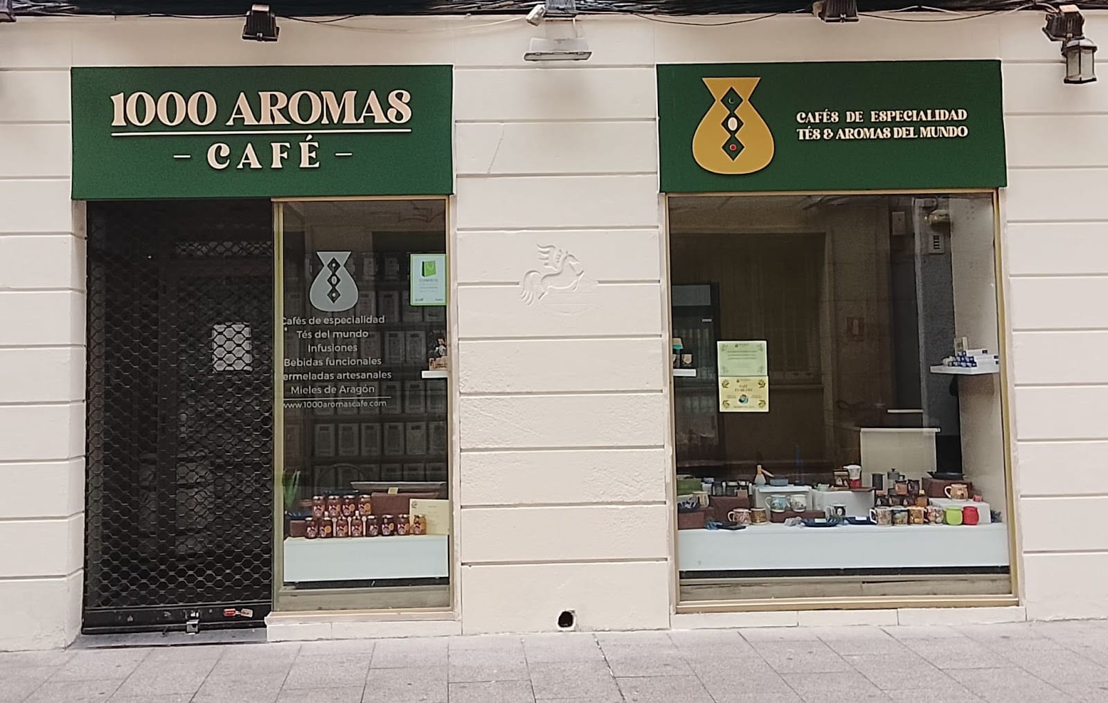 1000 Aromas Café