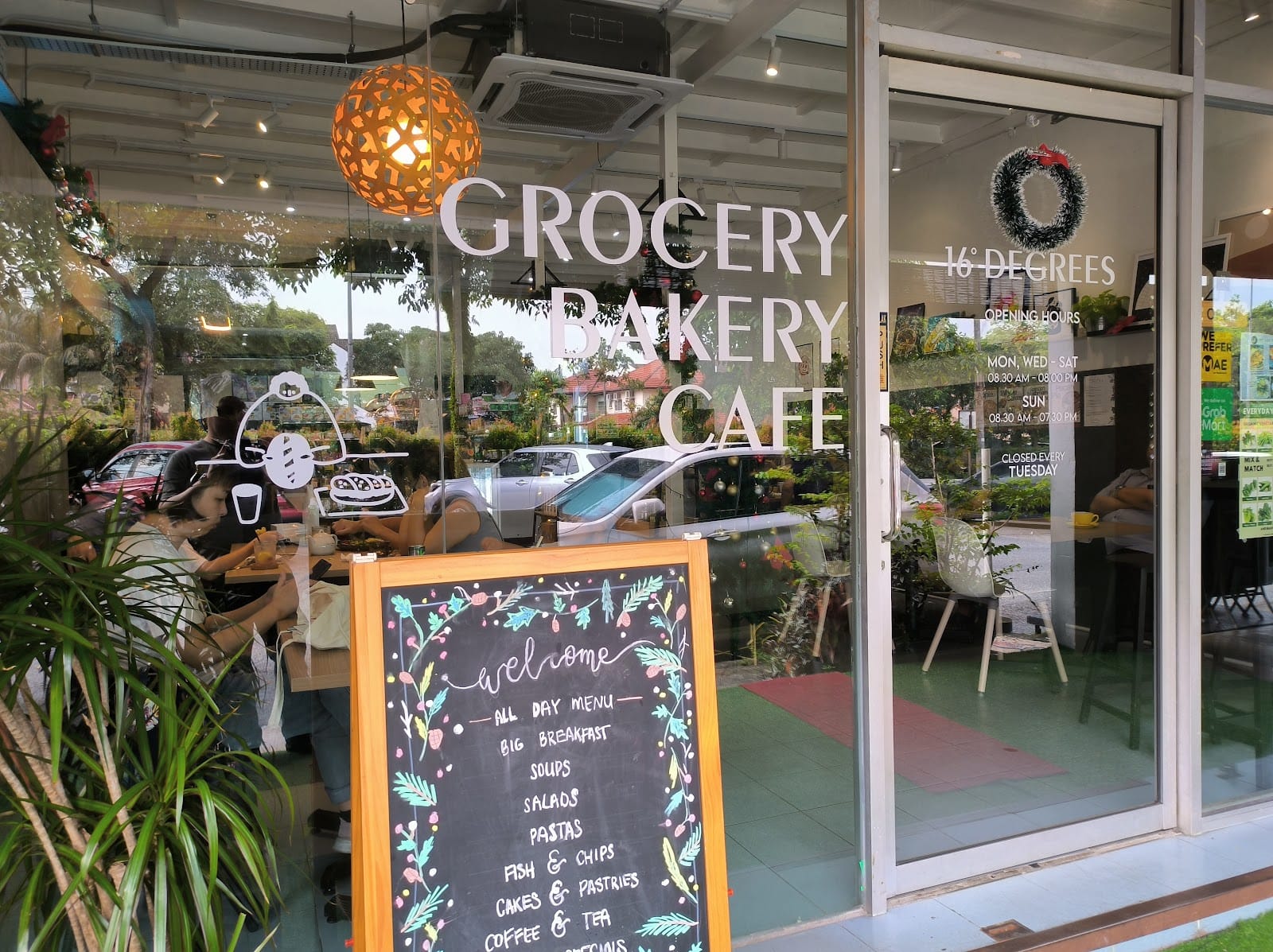 16Degrees Coffee & Grocer