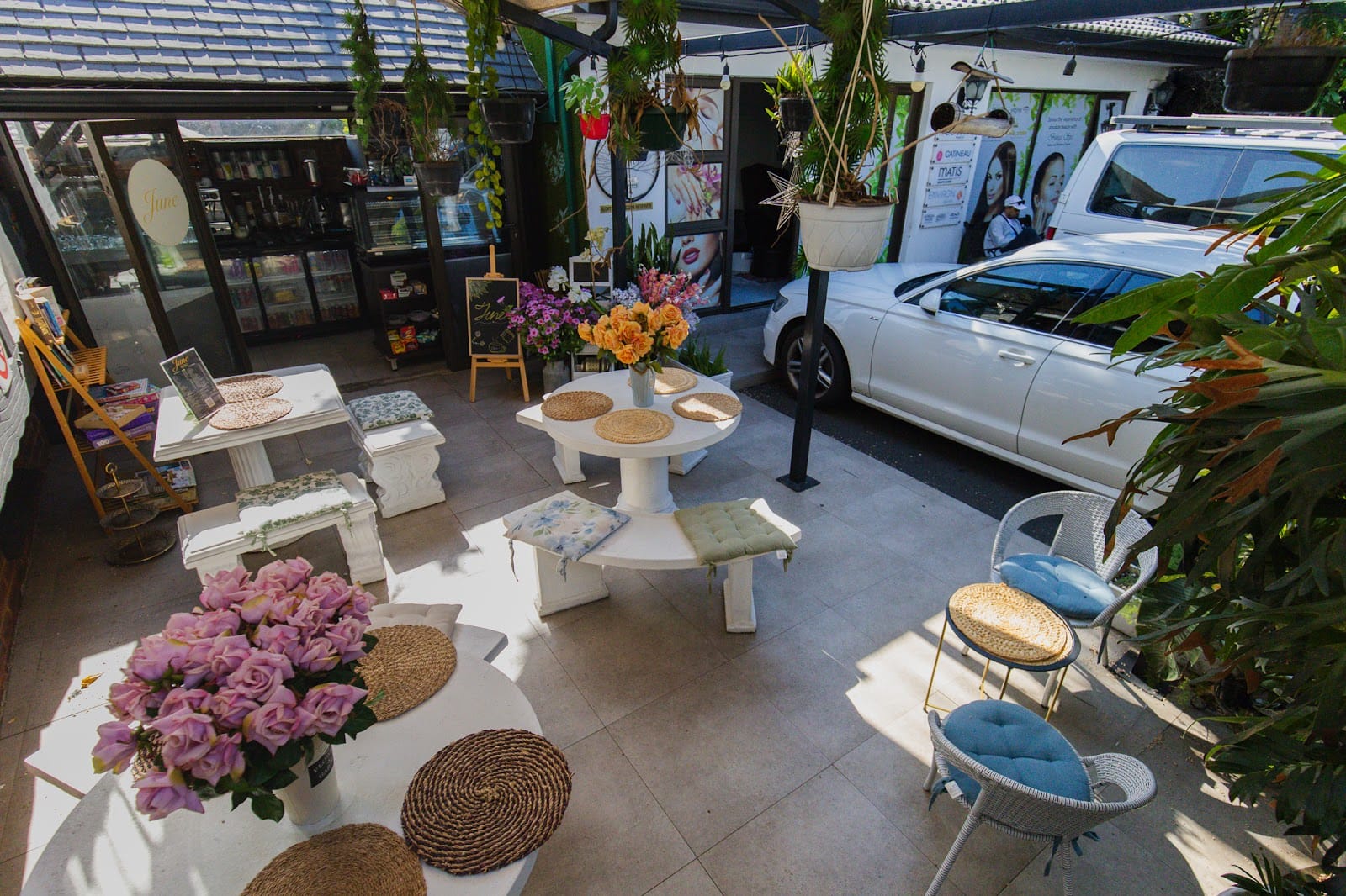 June Cafe