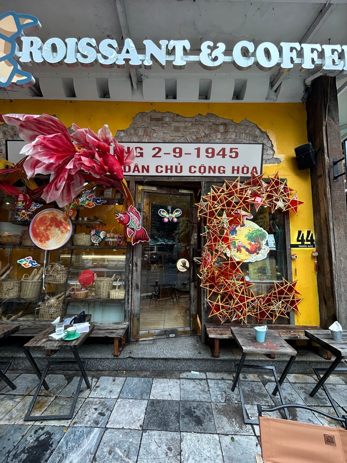 Hanoi croissant & coffees