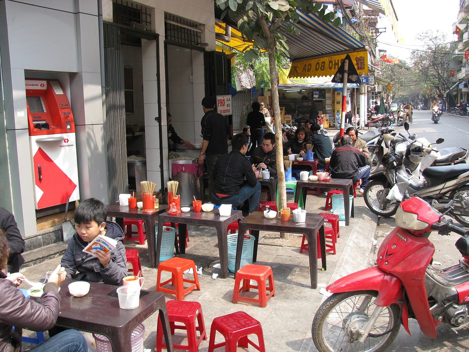 Hanoi croissant & coffees photo 2