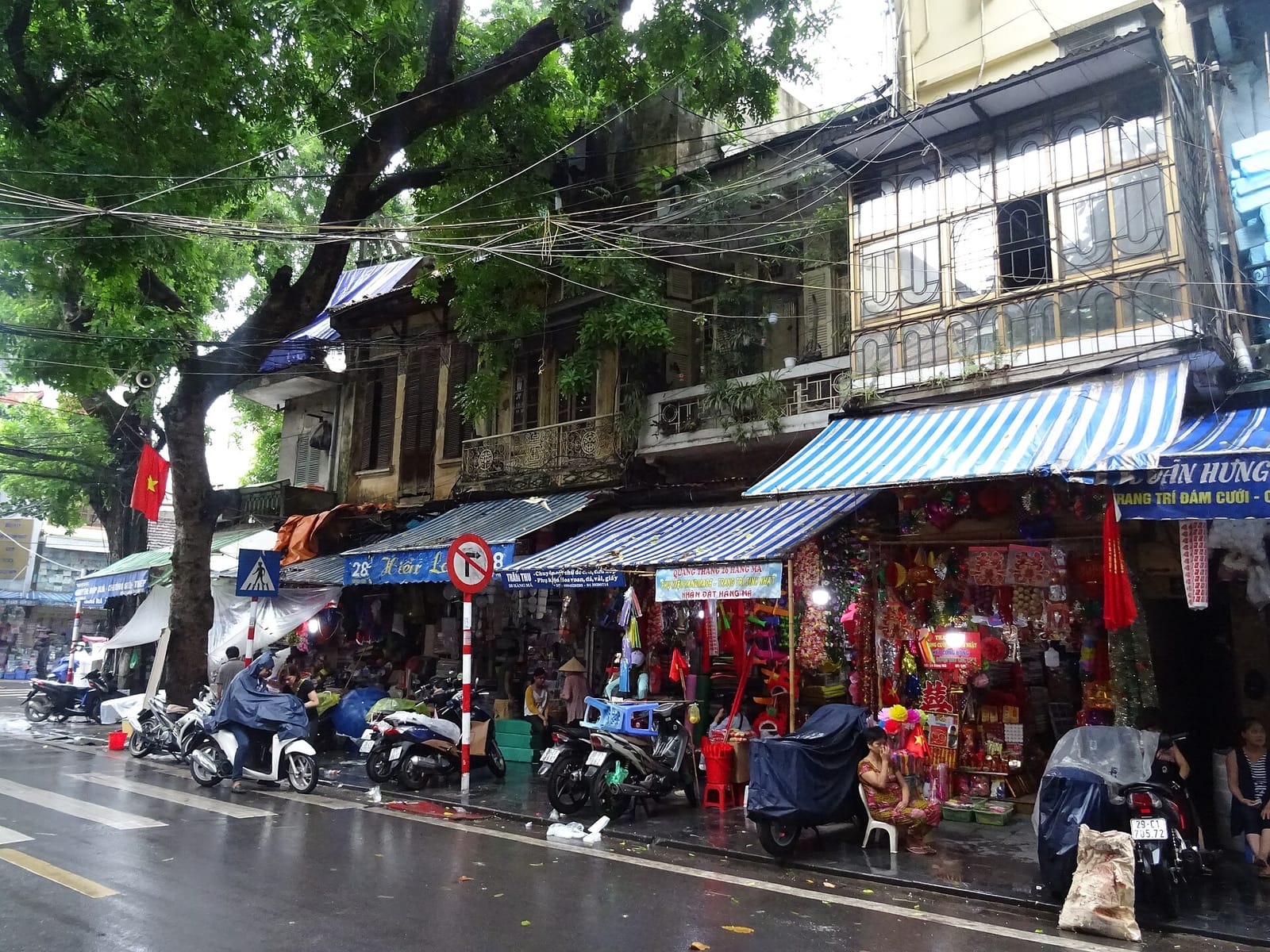 Every Half Coffee Roasters - Phố Chả Cá photo 2