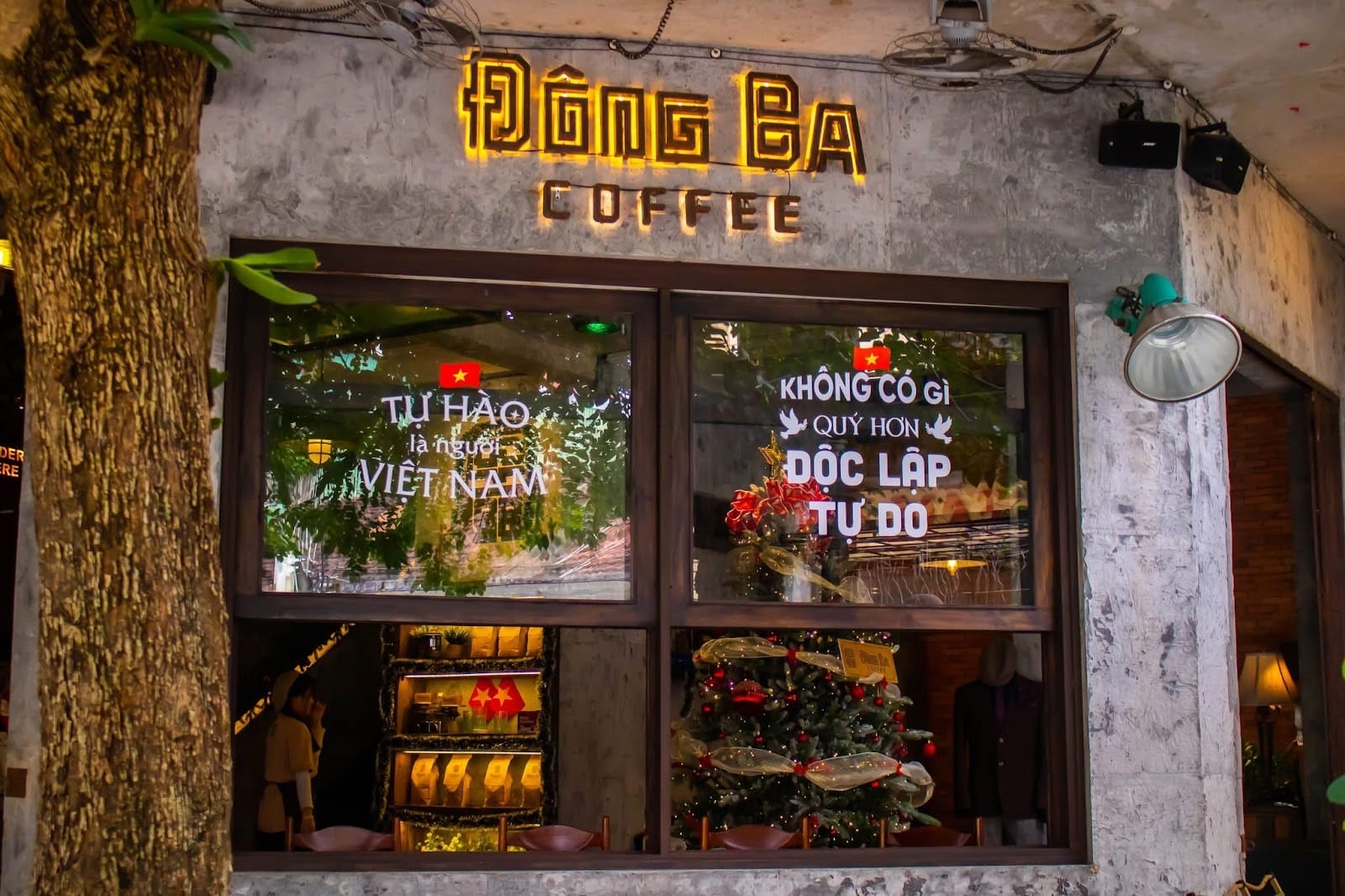 Đông Ba Coffee