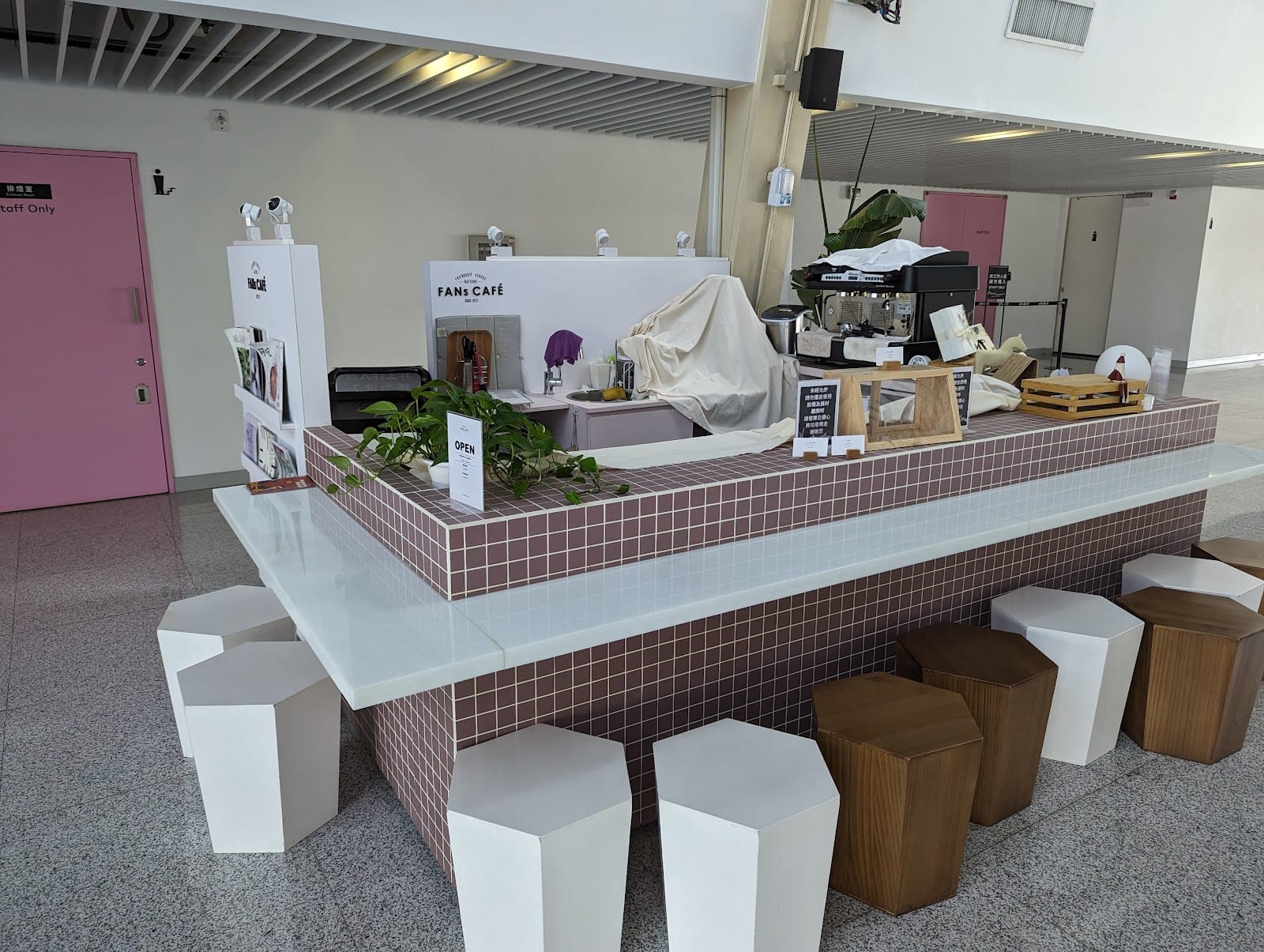 FANs CAFÉ