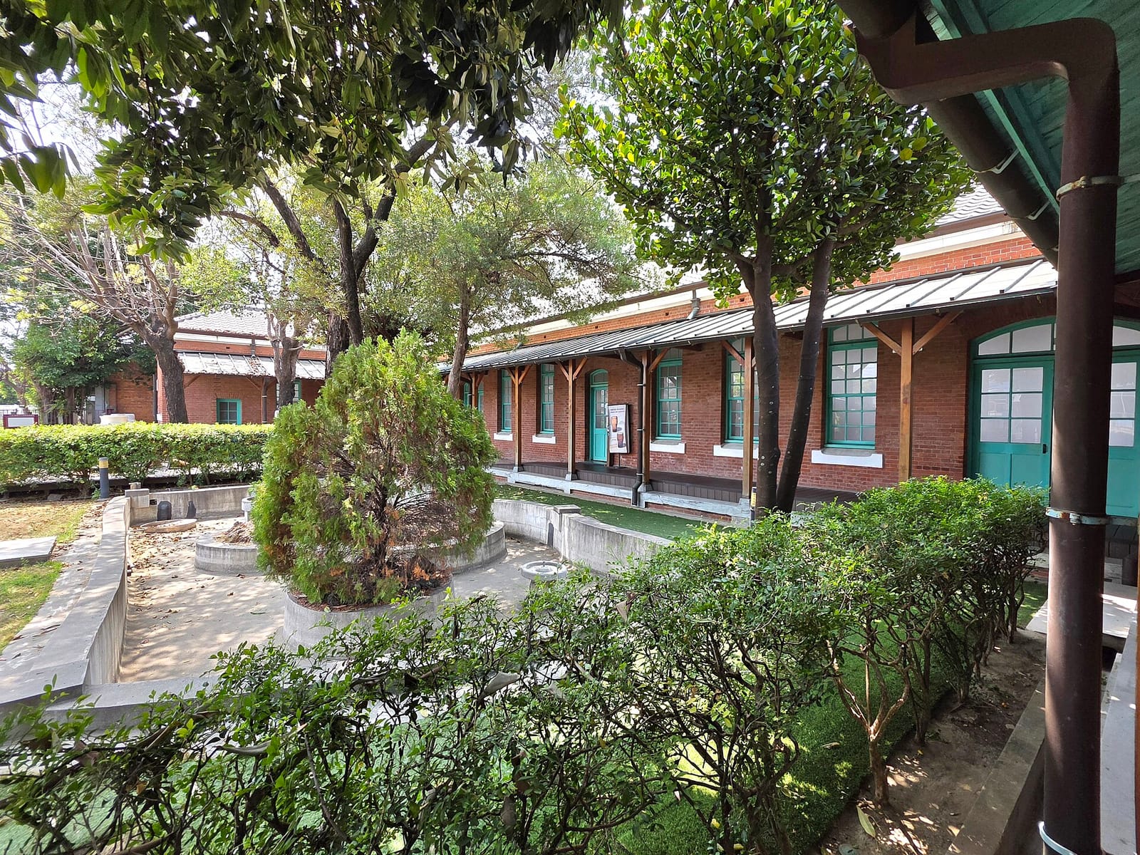 STARBUCKS Tainan Culture and Creative Park Shop photo 3