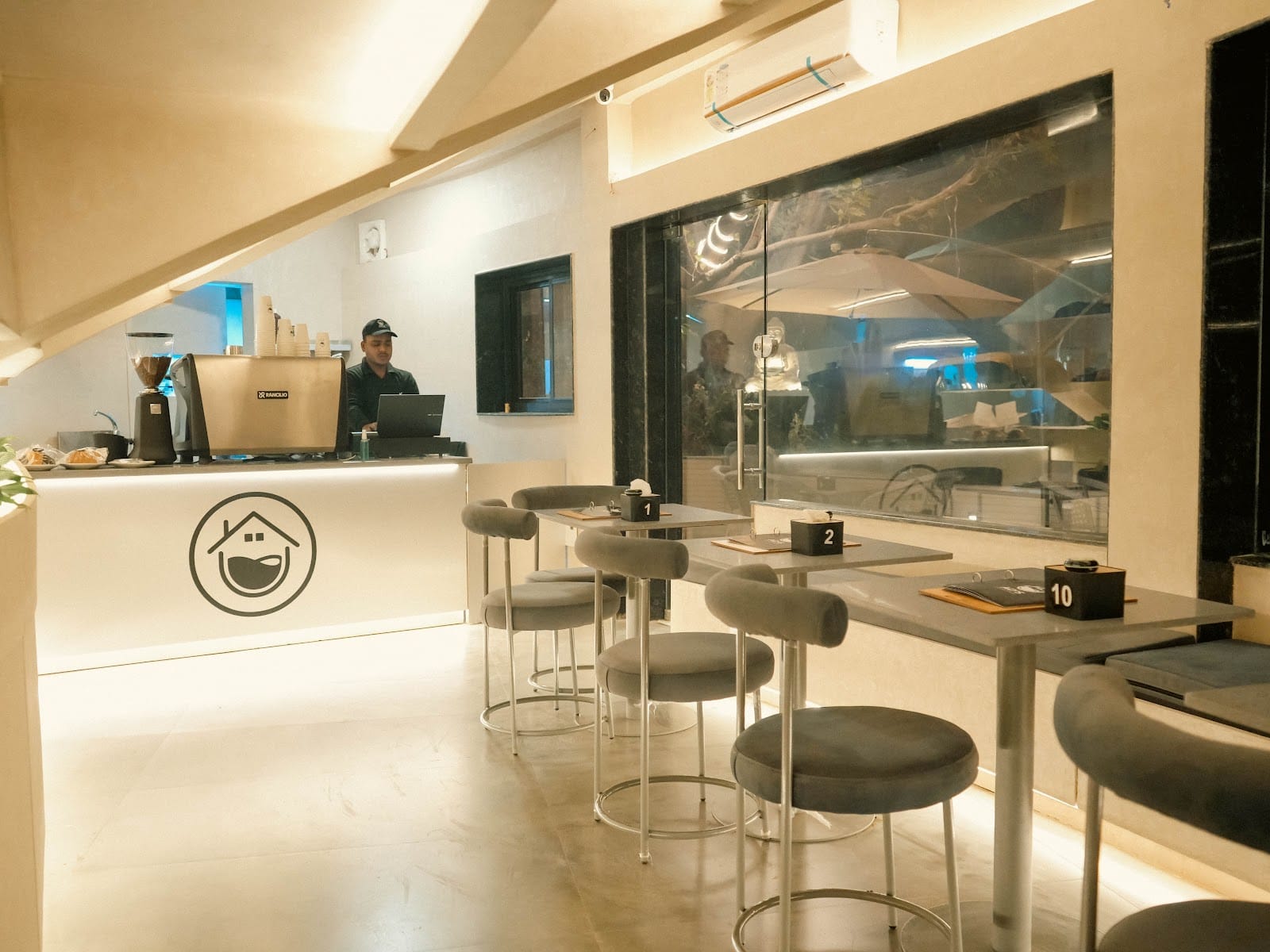 AD'S Coffee House