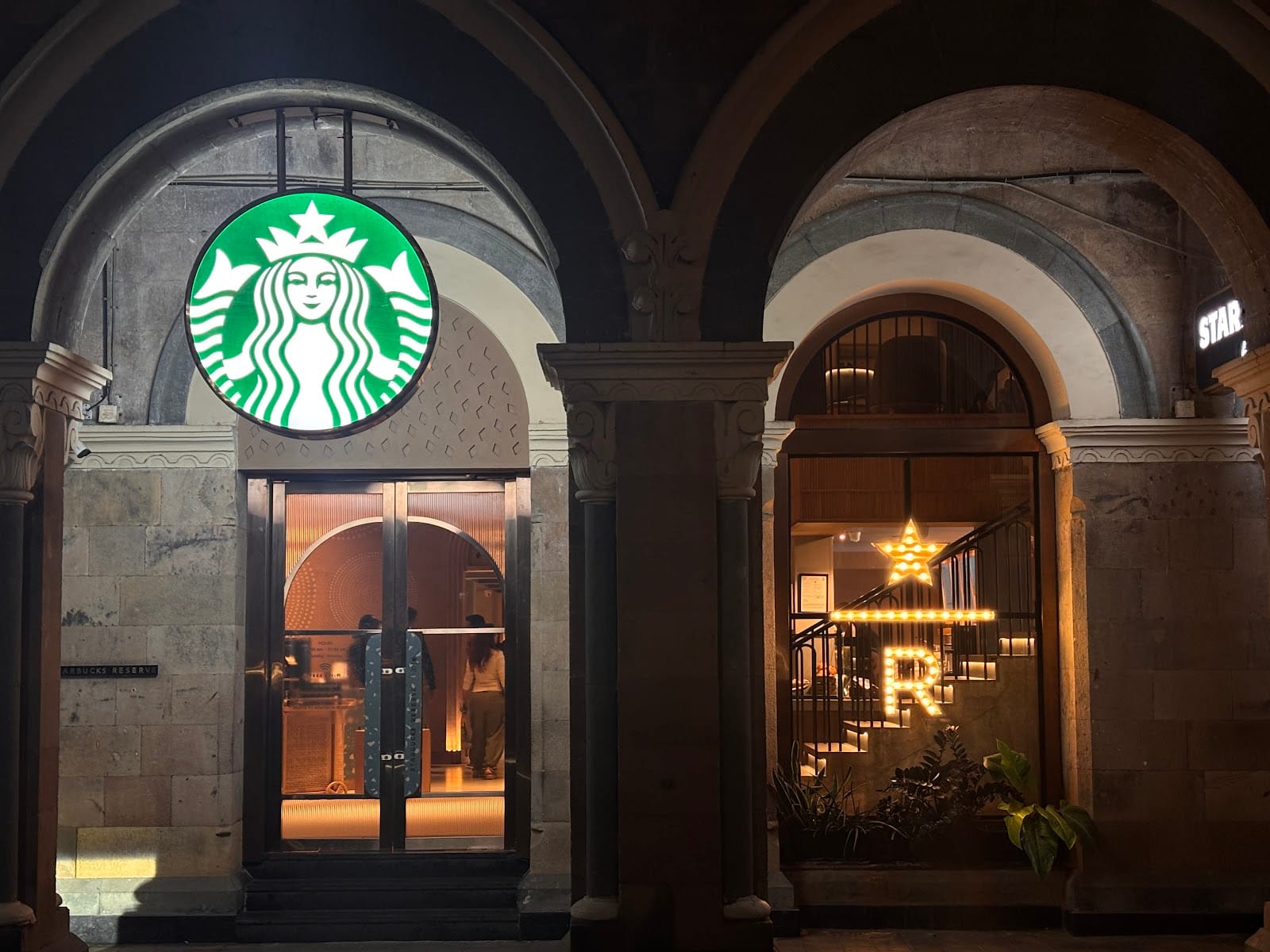 Starbucks - Horniman Circle
