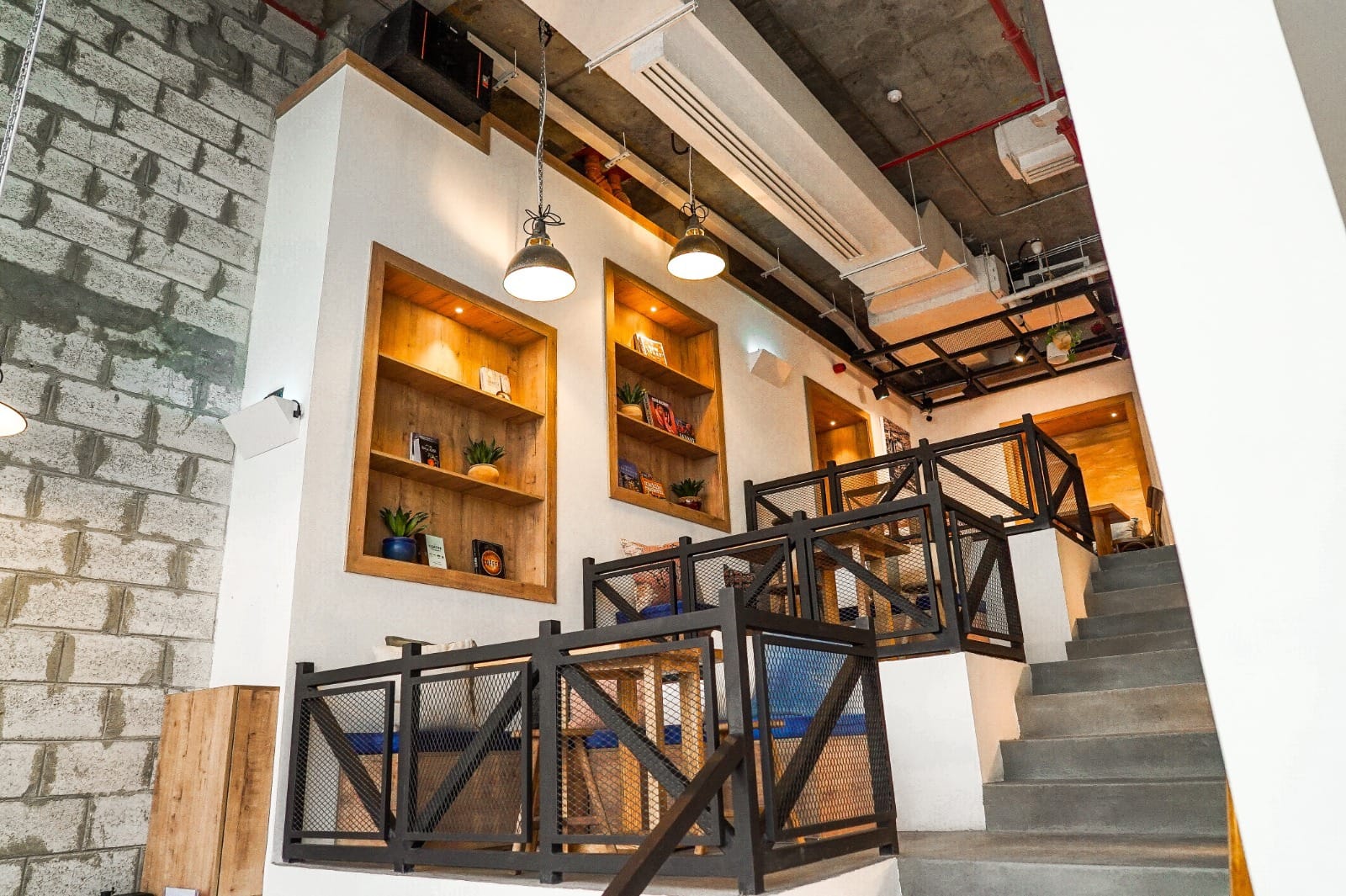 Flat White Specialty Coffee & Kitchen - Iconic 2022