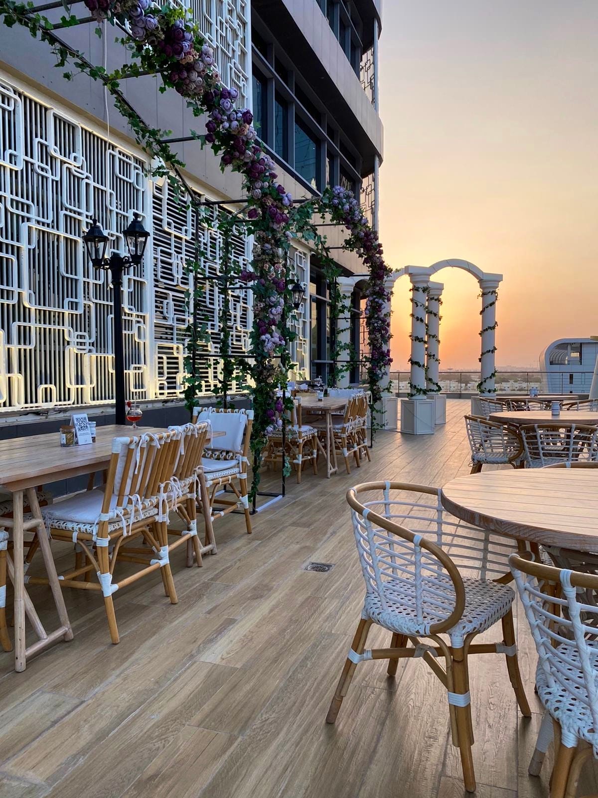لورا كافيه Laura Cafe