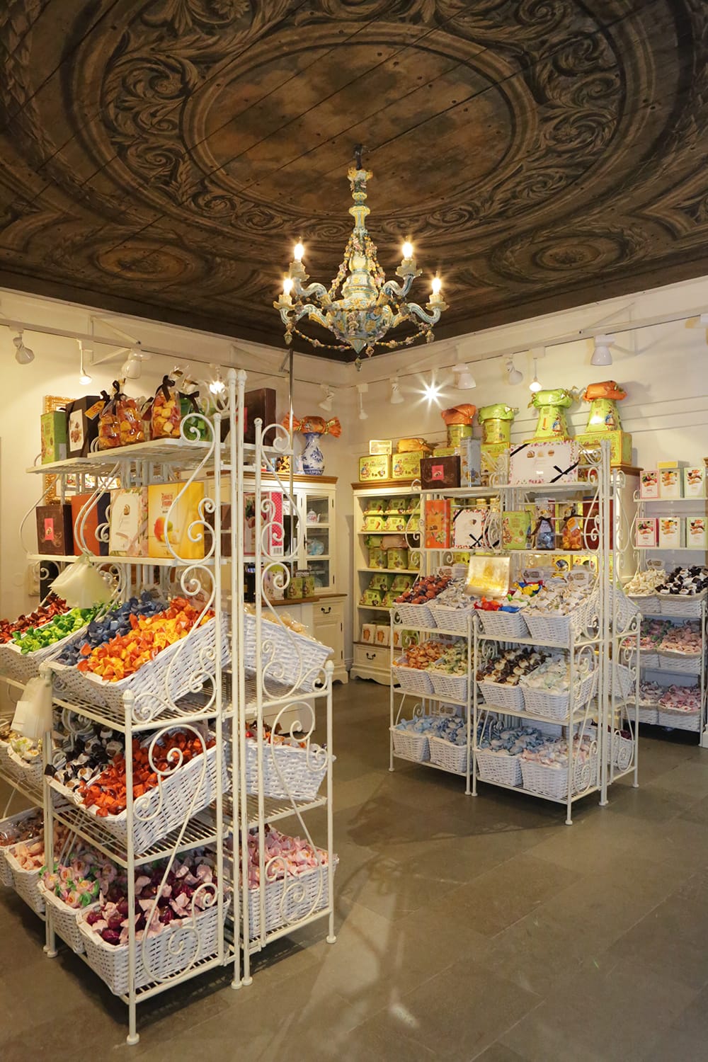 Café & Ligurian Confectionery Amaretti Virginia