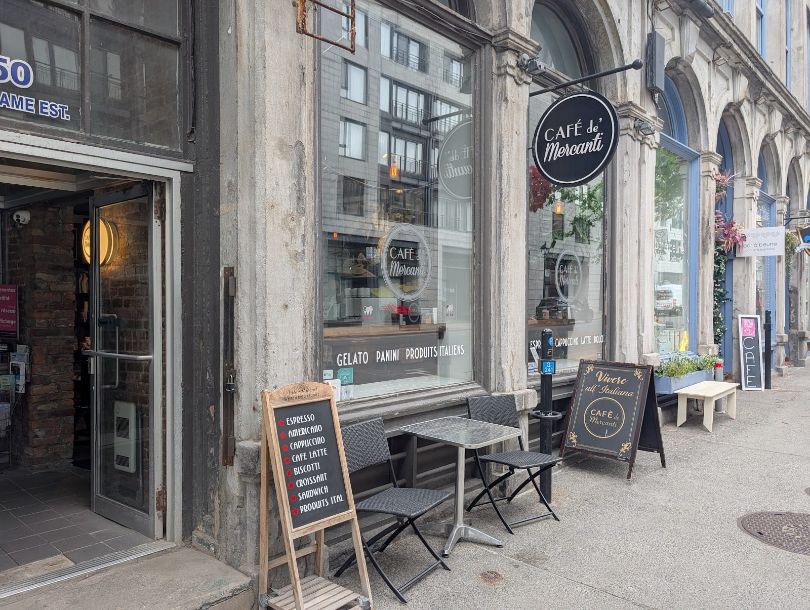 Café de Mercanti Old Montreal