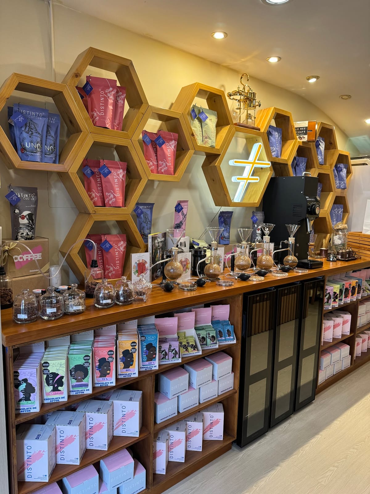 Distinto Cacao & Coffee
