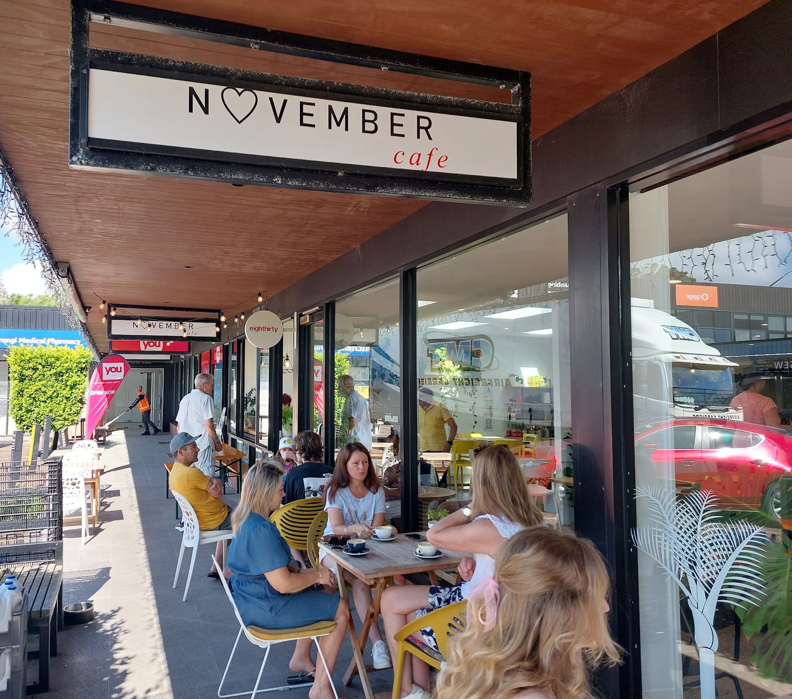 November Cafe Mairangi Bay