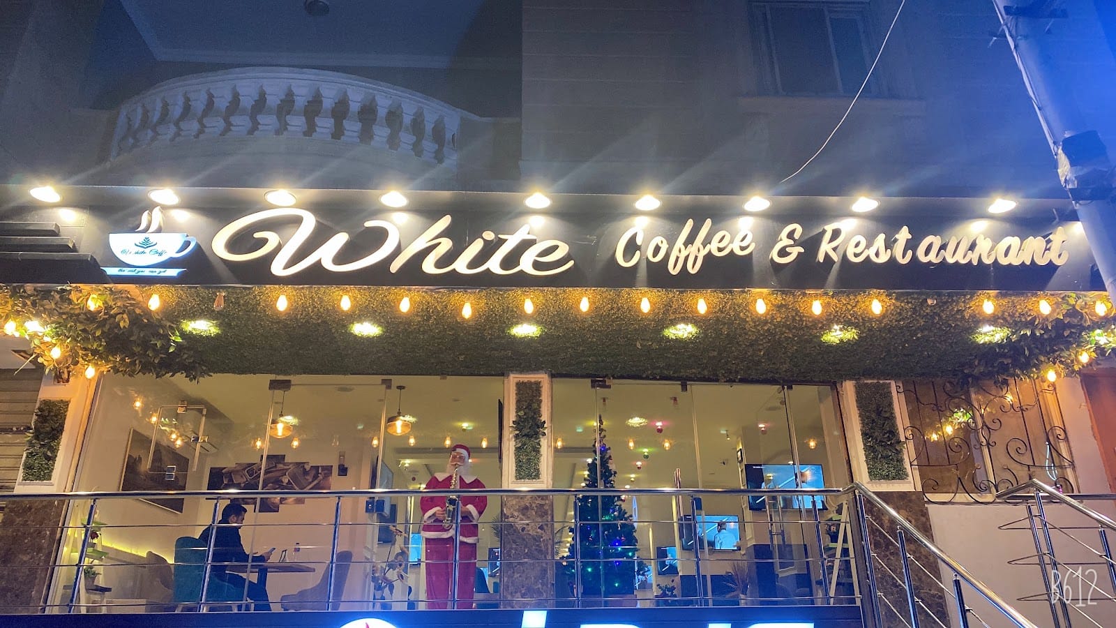 White Cafe وايت كافيه