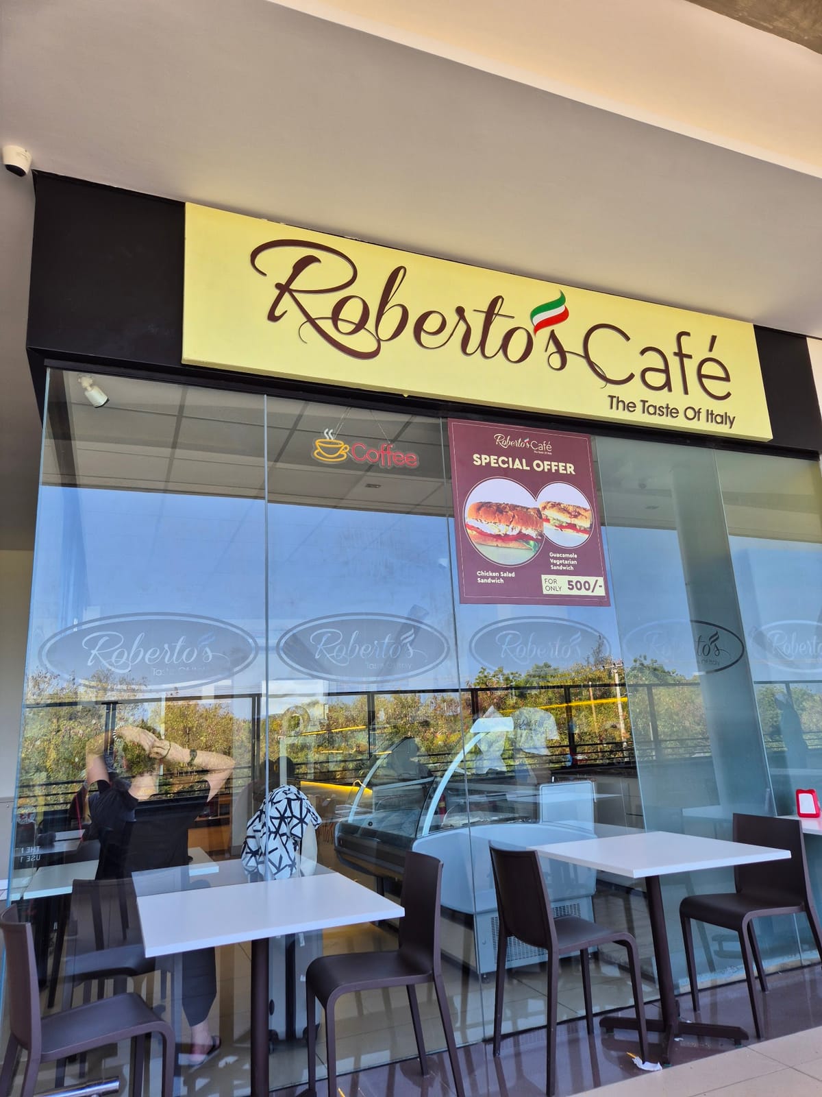 Roberto's Cafe