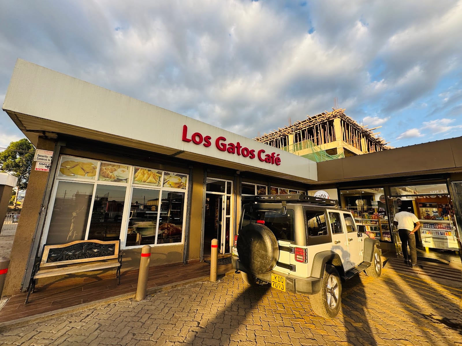 Los Gatos Café