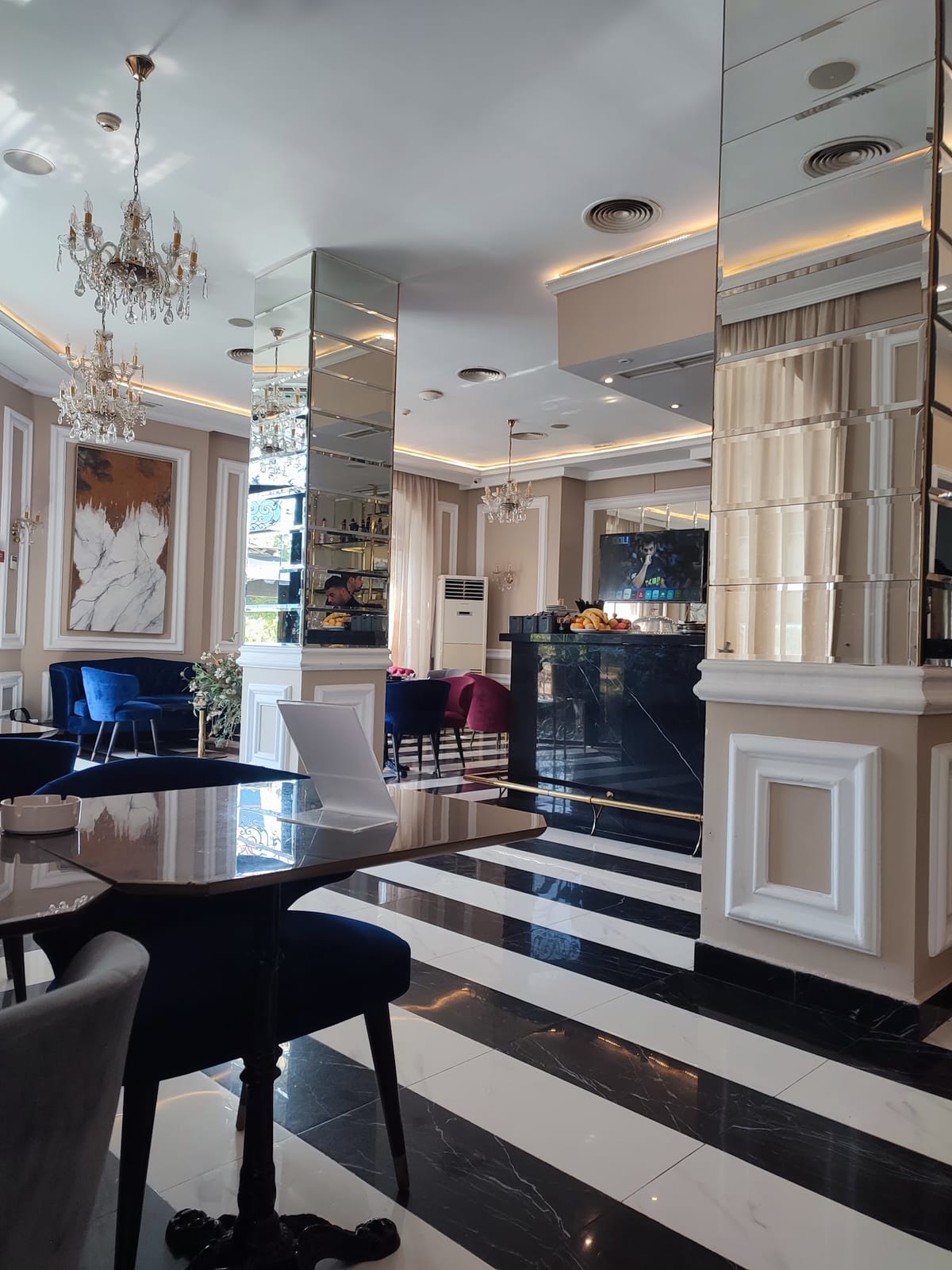 PALAZZO Café Restaurant