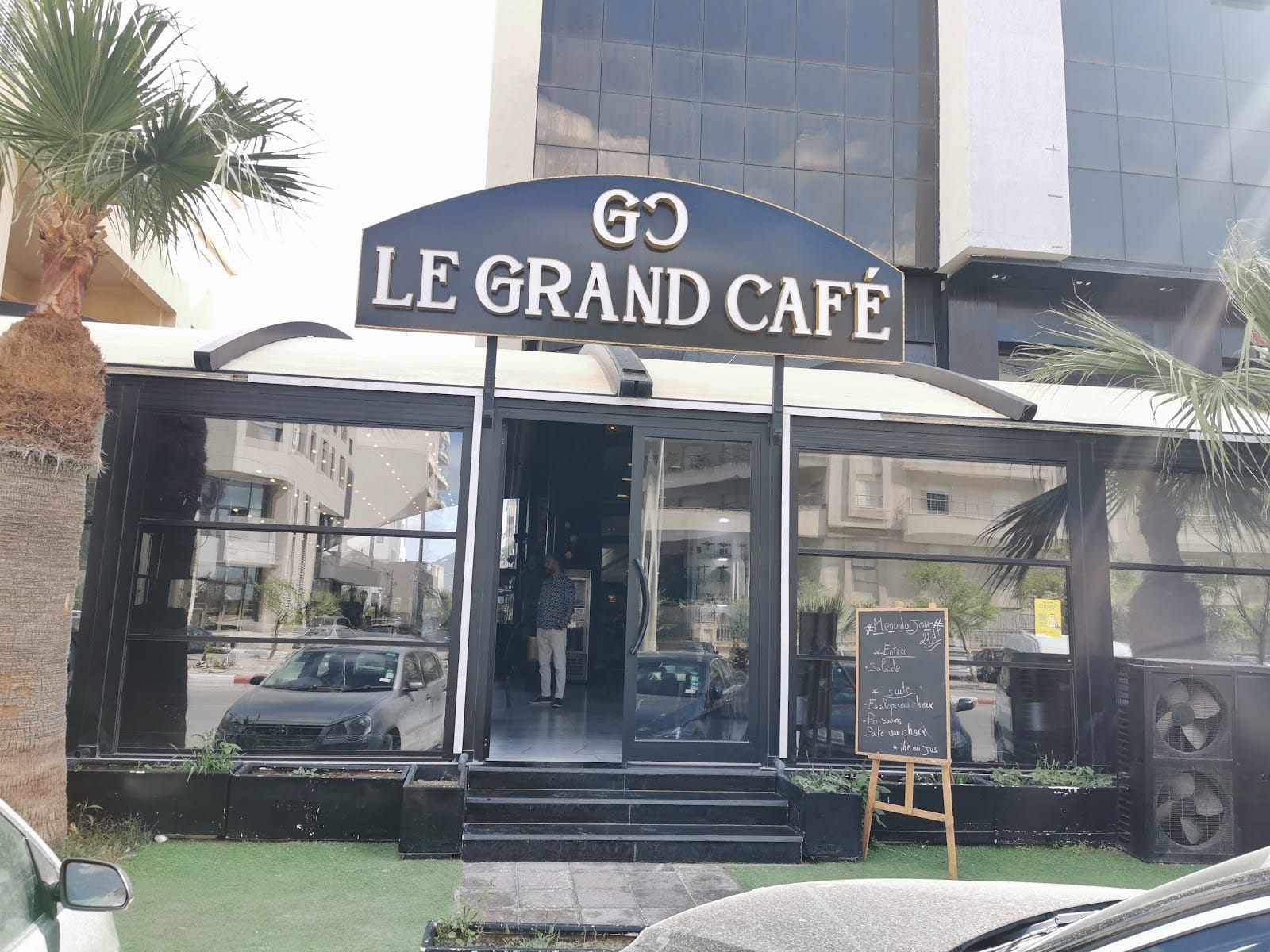 Le Grand café ,lac 2