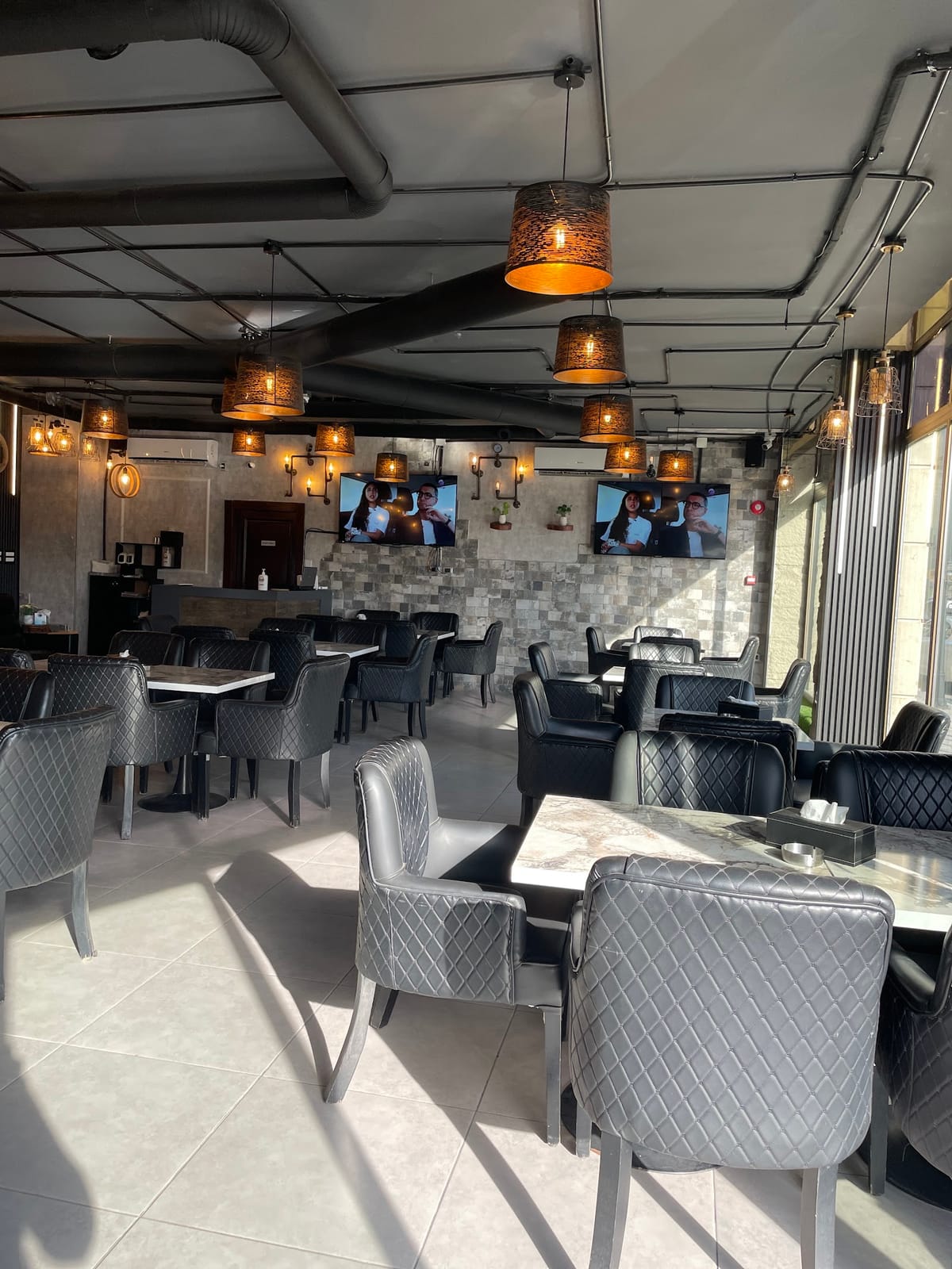 LONDON CAFE
