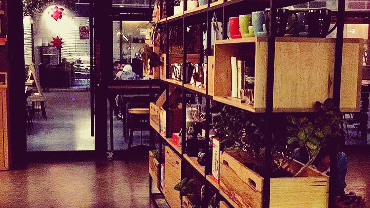 DIMITRI'S COFFEE BOULEVARD
