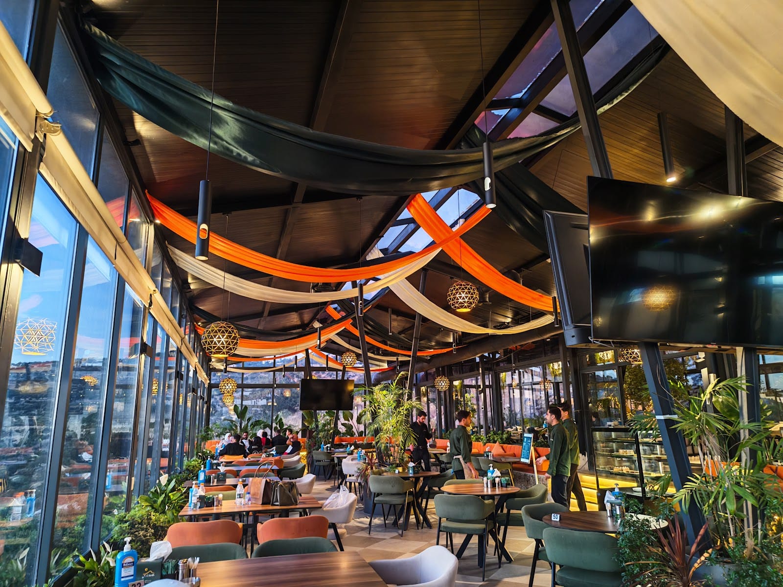 Ardh cafe / ارض كافيه