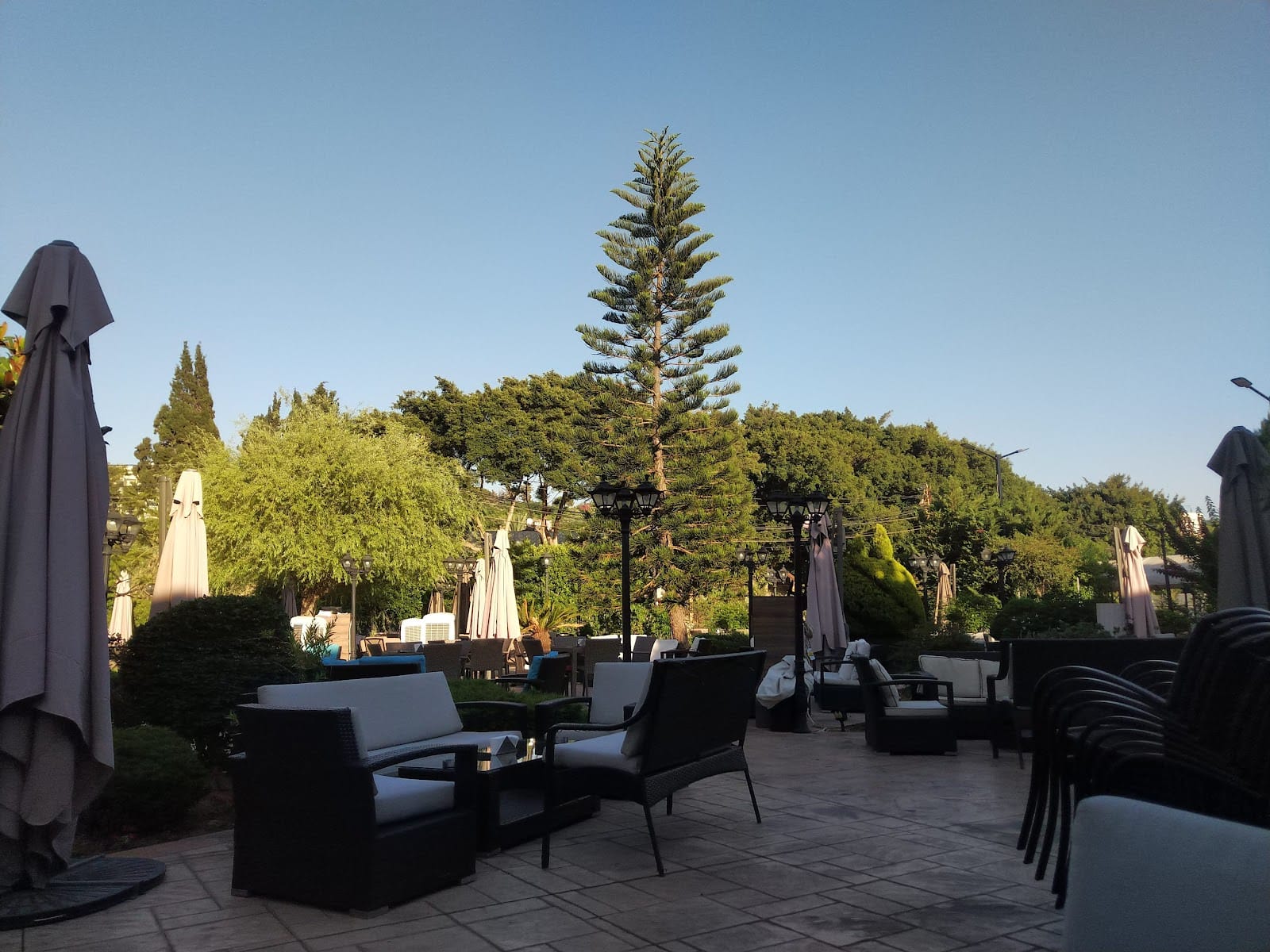 Taj Gardens. تاج غاردنز