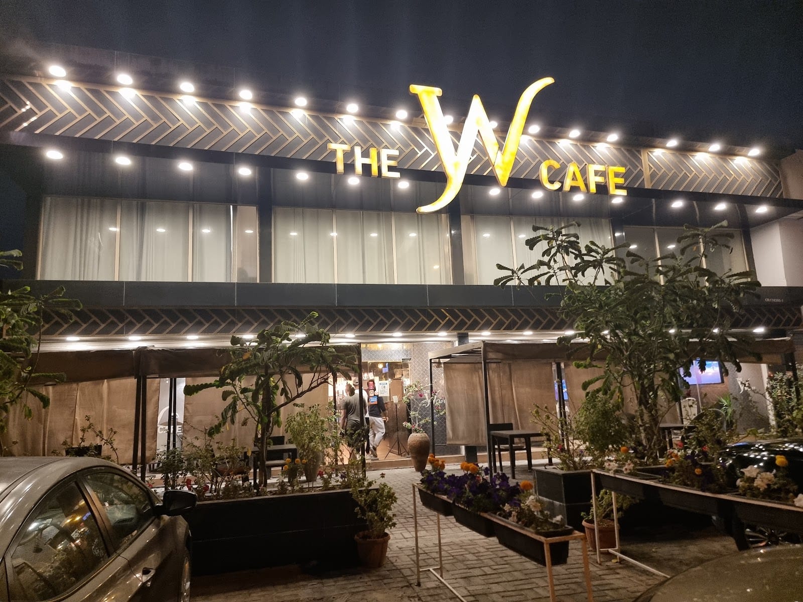 THE W CAFE