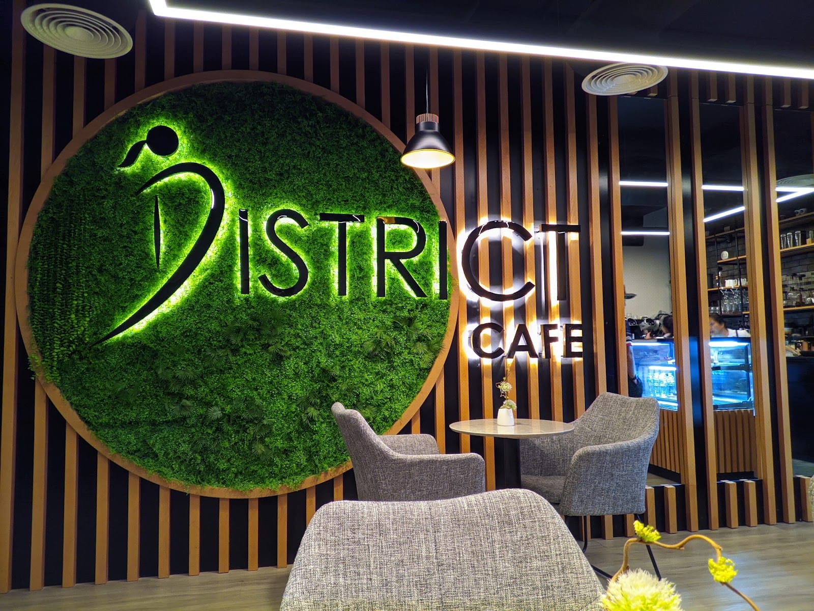 The Cafe by District