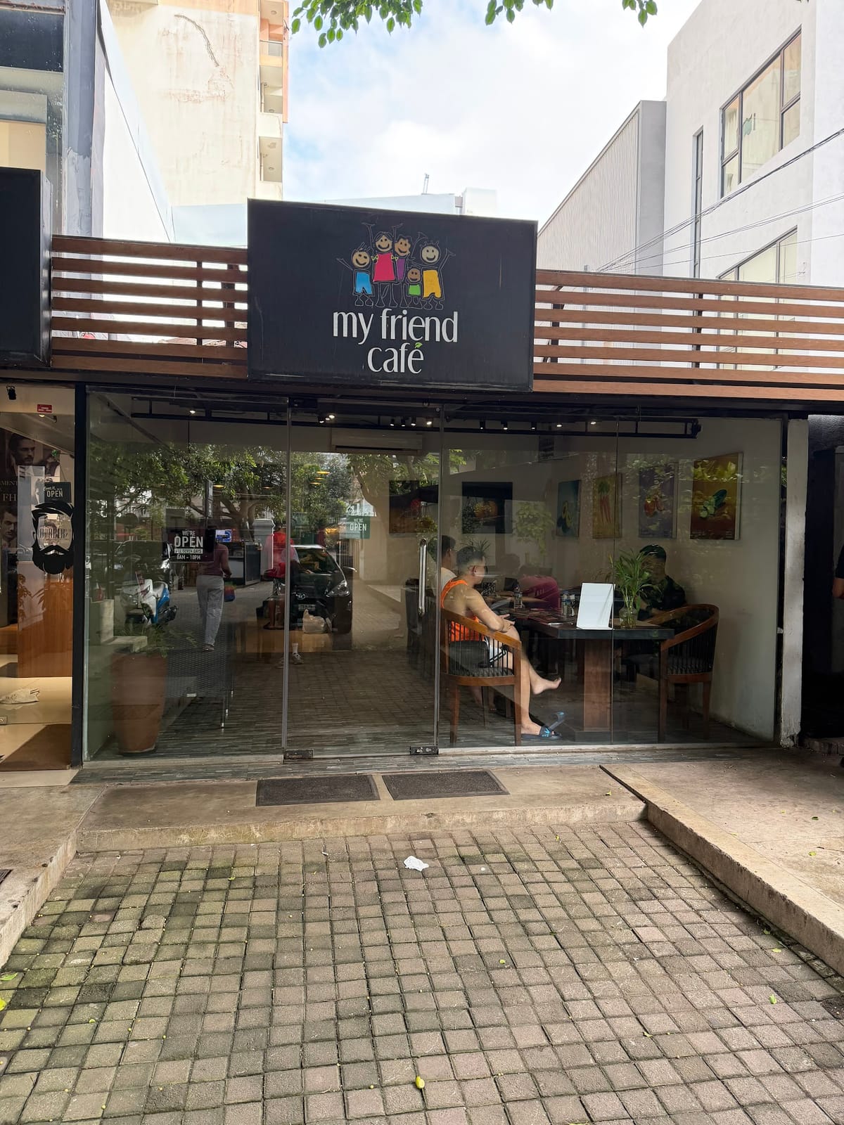 My friend cafe
