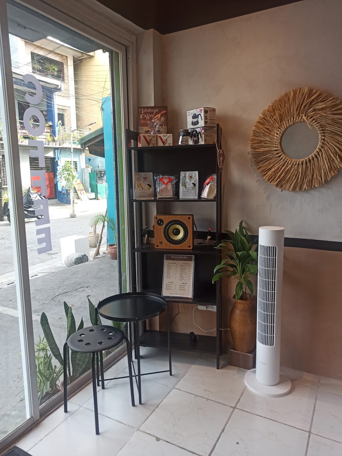 Tin'to Coffee Bar