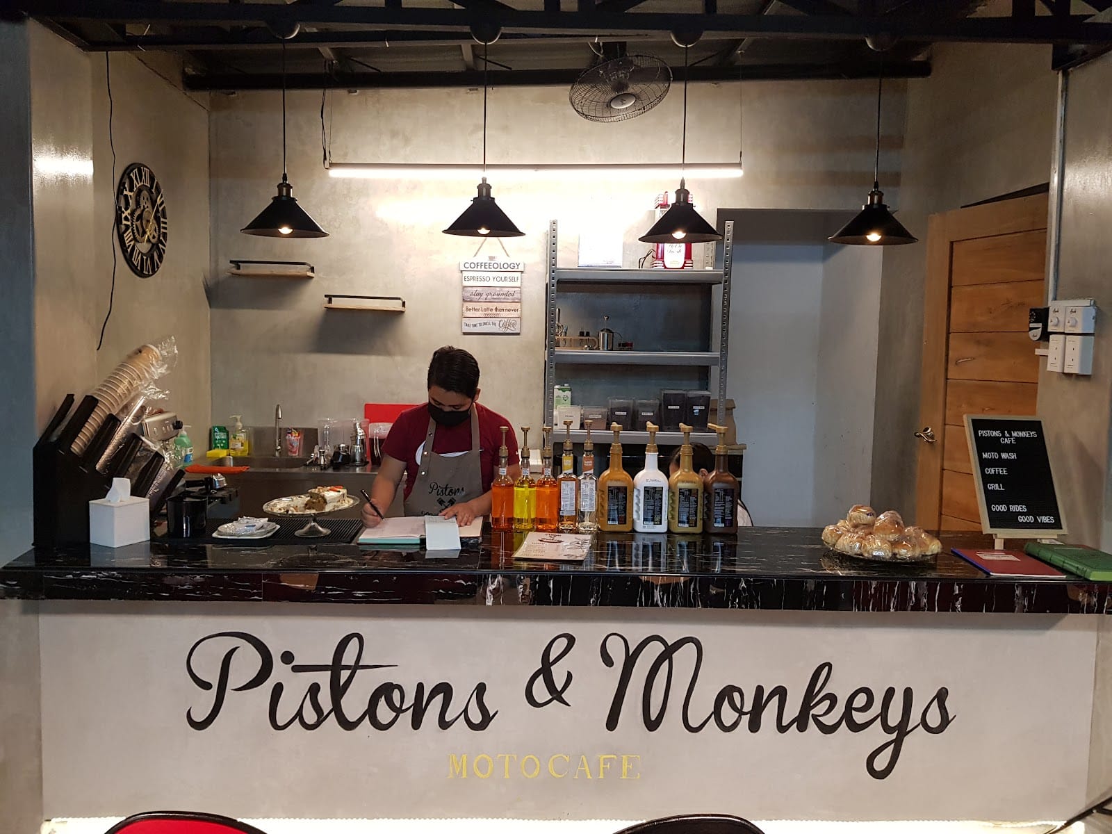Pistons & Monkeys MotoCafe