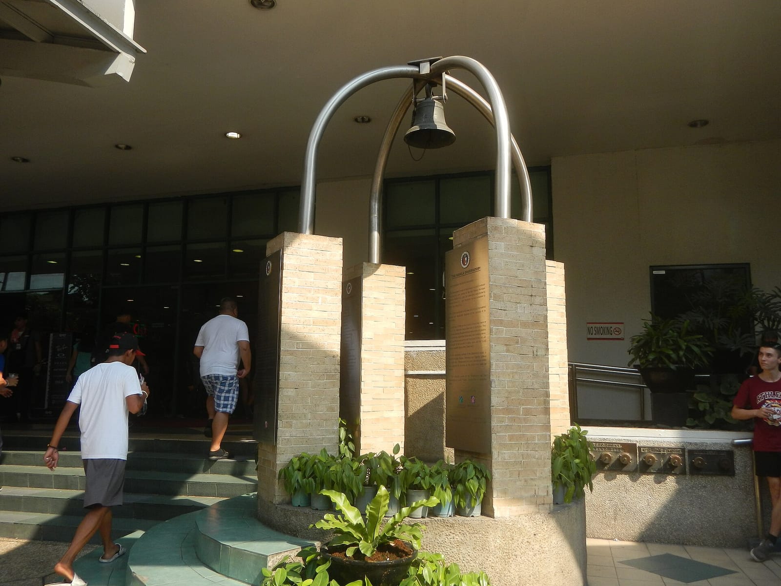 Candid Coffee Robinsons Place Manila photo 3