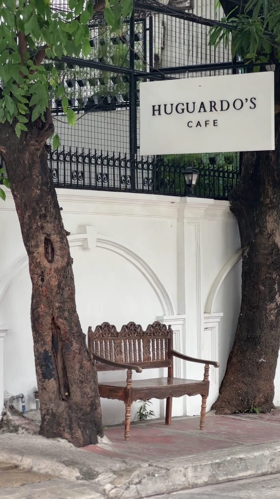 Huguardo's Cafe