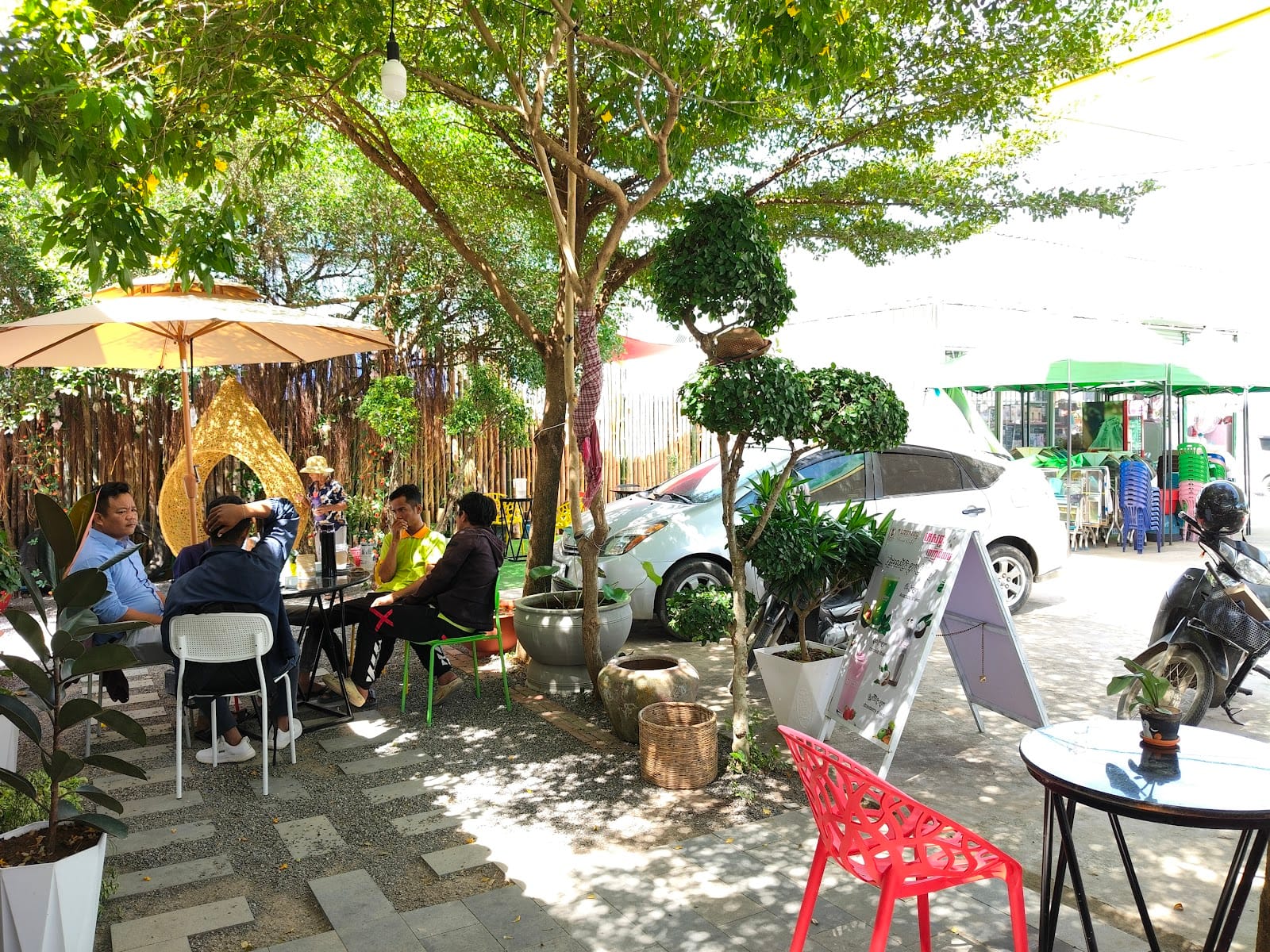 កុលាបកាហ្វេ(Rosé Café)