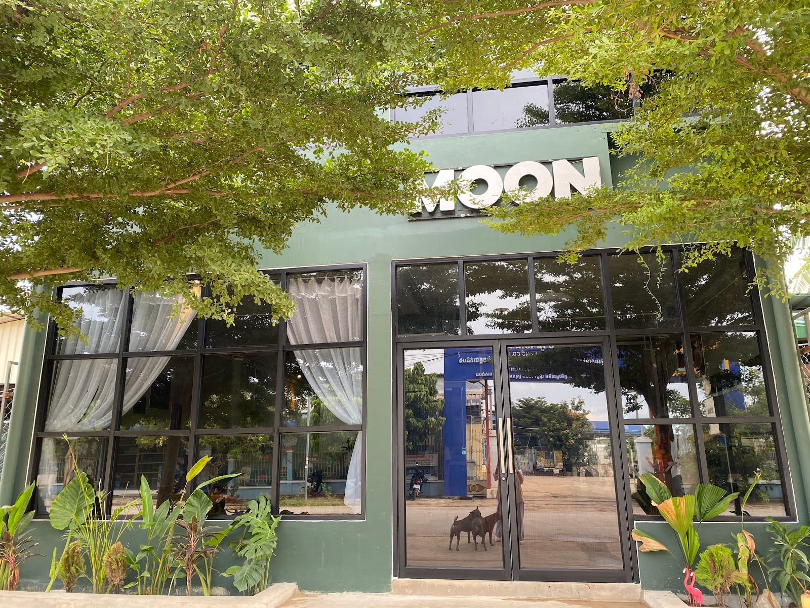 Moon Café-មូន កាហ្វេ ( សាខាទីពីរ )