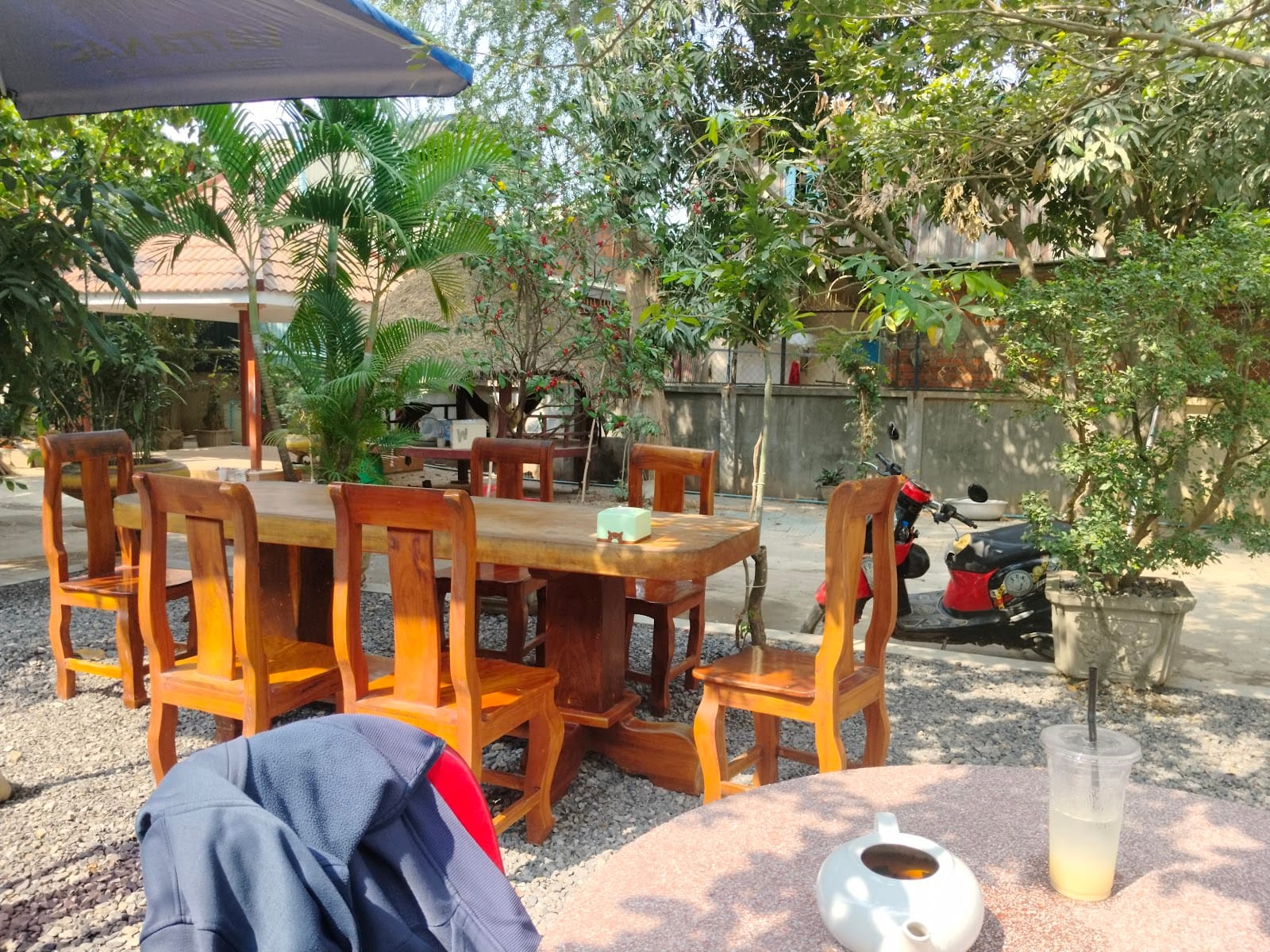 V Café-វី កាហ្វេ