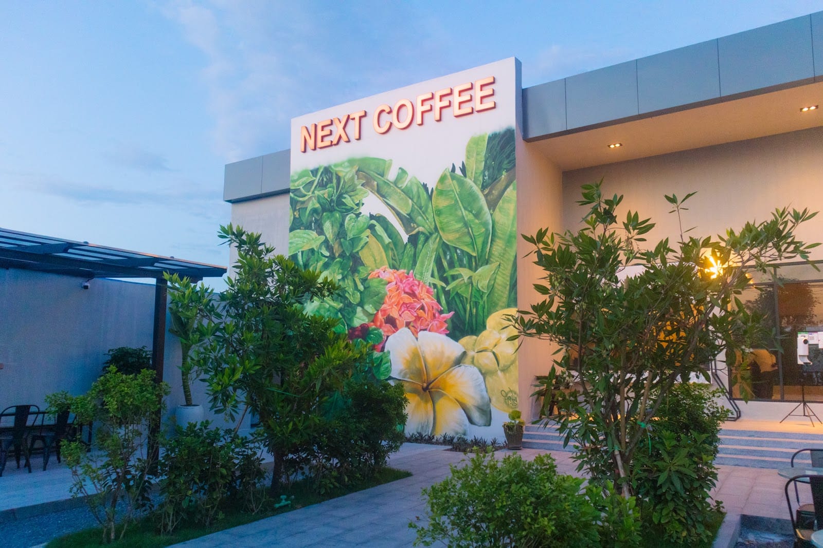 NEXT COFFEE & BAKERY