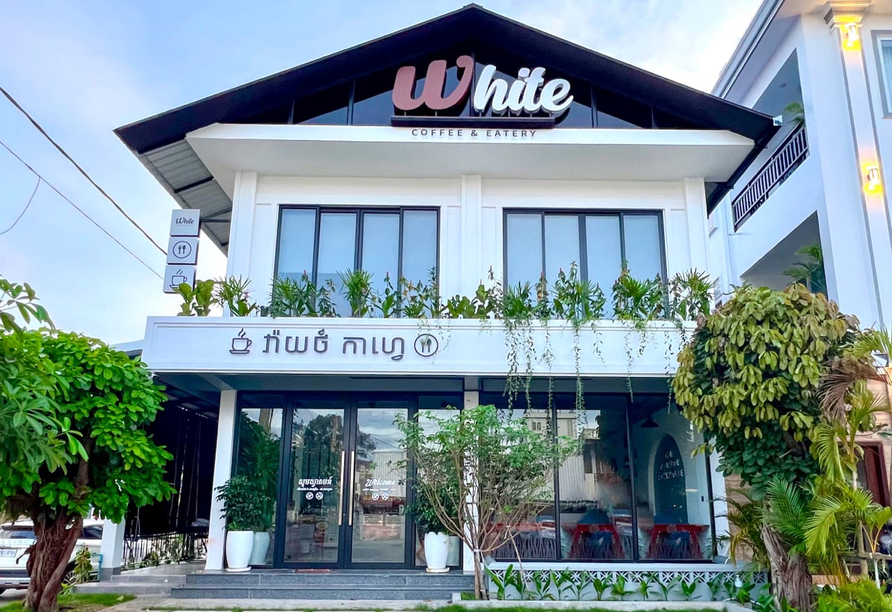 WHITE Coffee & Eatery