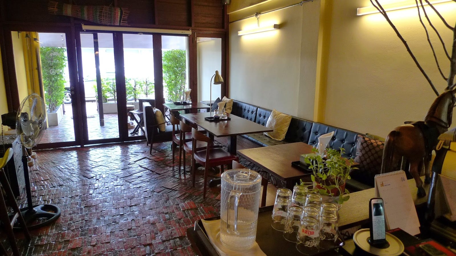 Cafe Nomad